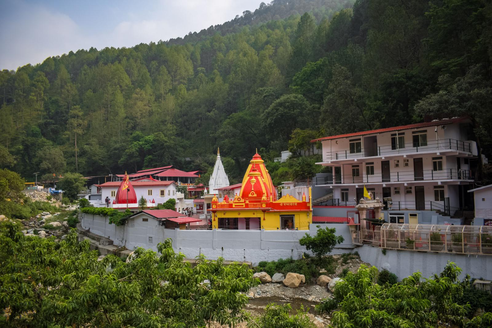 Kainchi Dham, the ashram of Neem Karoli Baba, beside the river in the hills.